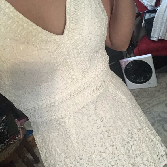 White laced dress - Picture 4 of 4